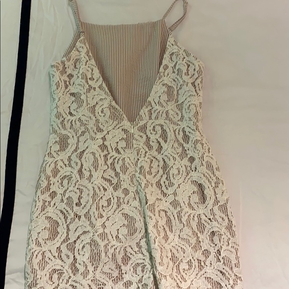 Lace romper - Picture 2 of 3